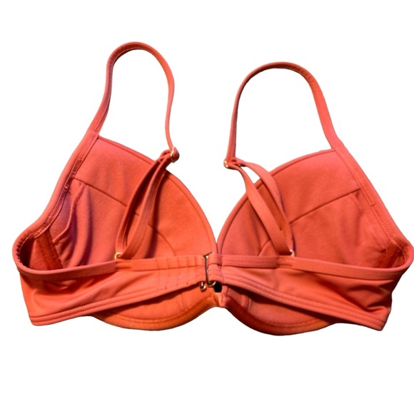 Cute matching bikini - Picture 2 of 5